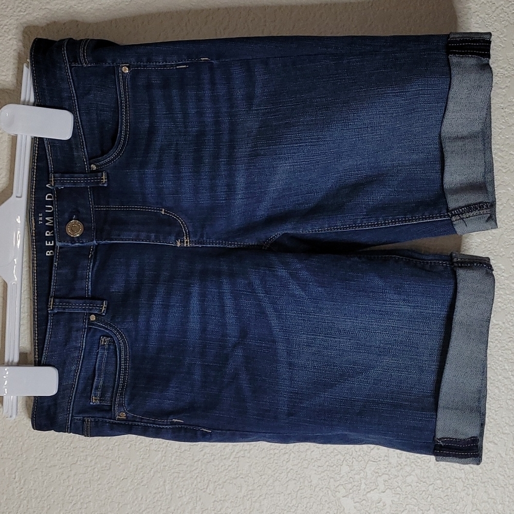 White House Black Market Size 2 Bermuda Shorts